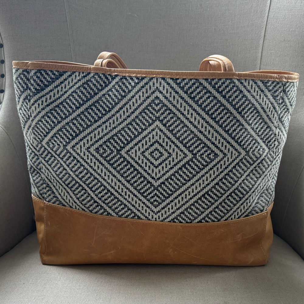 Ceri Hoover Tote Bag - only used twice. Fabric and leather.